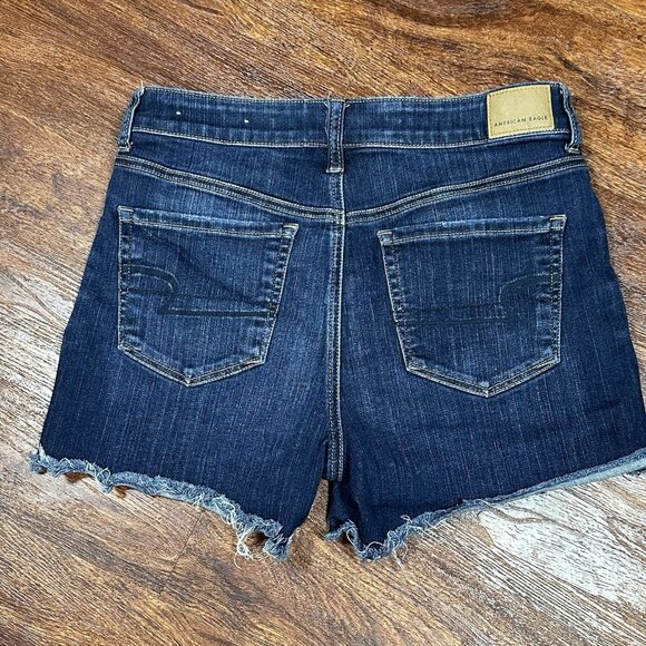 AMERICAN EAGLE NEXT LEVEL STRETCH size 8 DARK WASH DISTRESSED HI RISE SHORTIE - Picture 3 of 15
